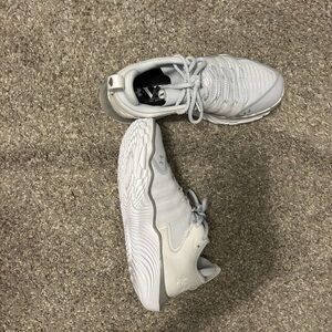 under armour volleyball shoes